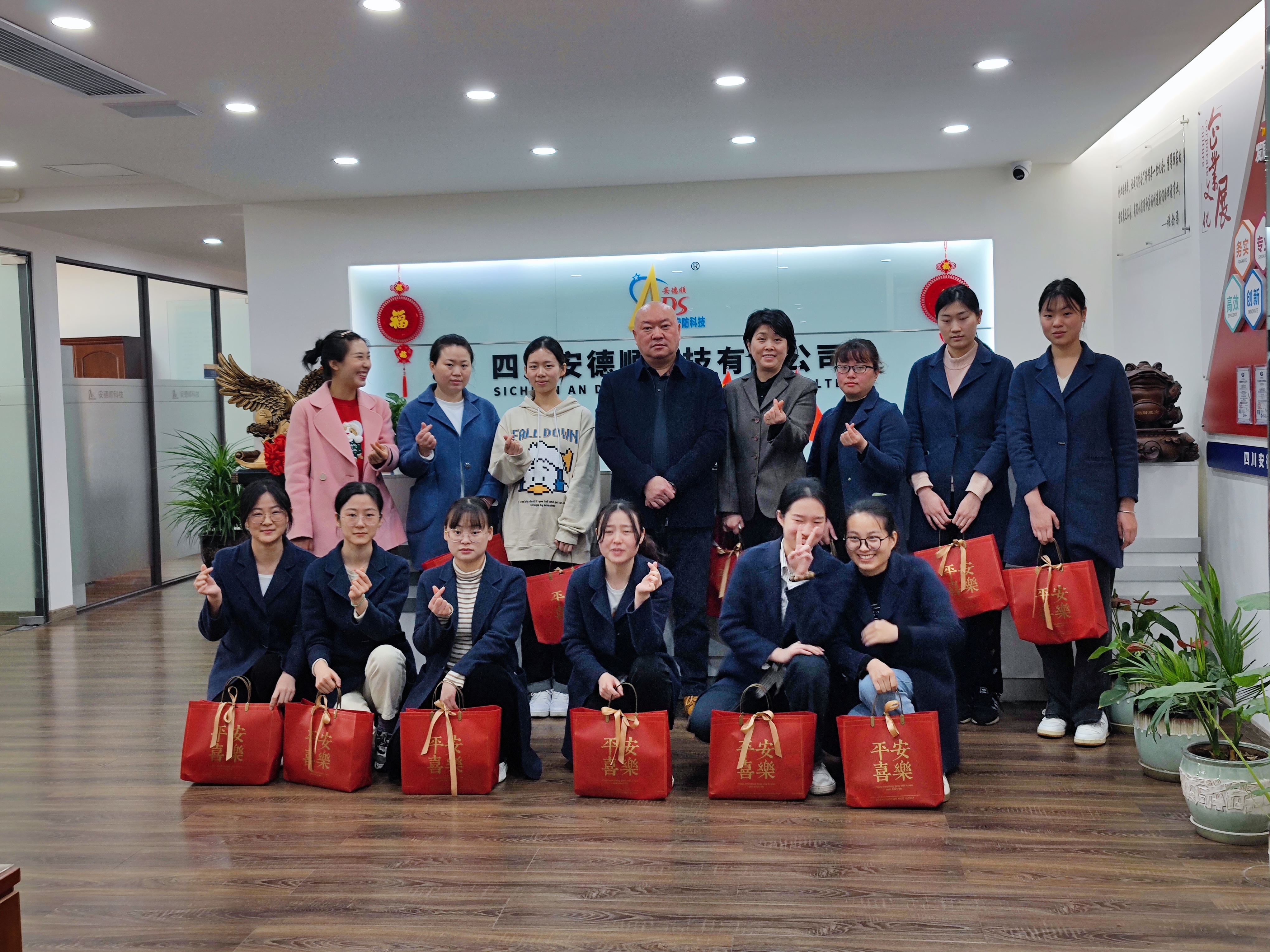 “展风采，巾帼建功立业新时代”活动倡议  